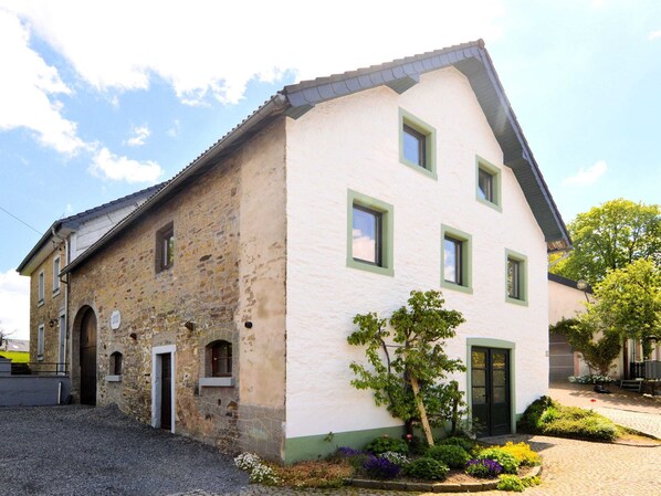 House | Exterior - Holiday Home in Butgenbach Near the Lake (Buetgenbach)