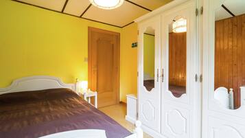 Cottage | 2 bedrooms, individually furnished, bed sheets