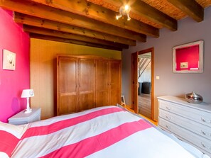 House | 3 bedrooms, individually furnished, bed sheets - Holiday Home in Ardennes Luxembourg (La Roche-en-Ardenne)