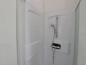 Apartment | Badezimmer | Dusche
