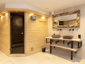 Spa treatment - Cosy Chalet in Odeigne with Hot Tub (Manhay)
