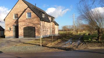 House | Bahagian luar