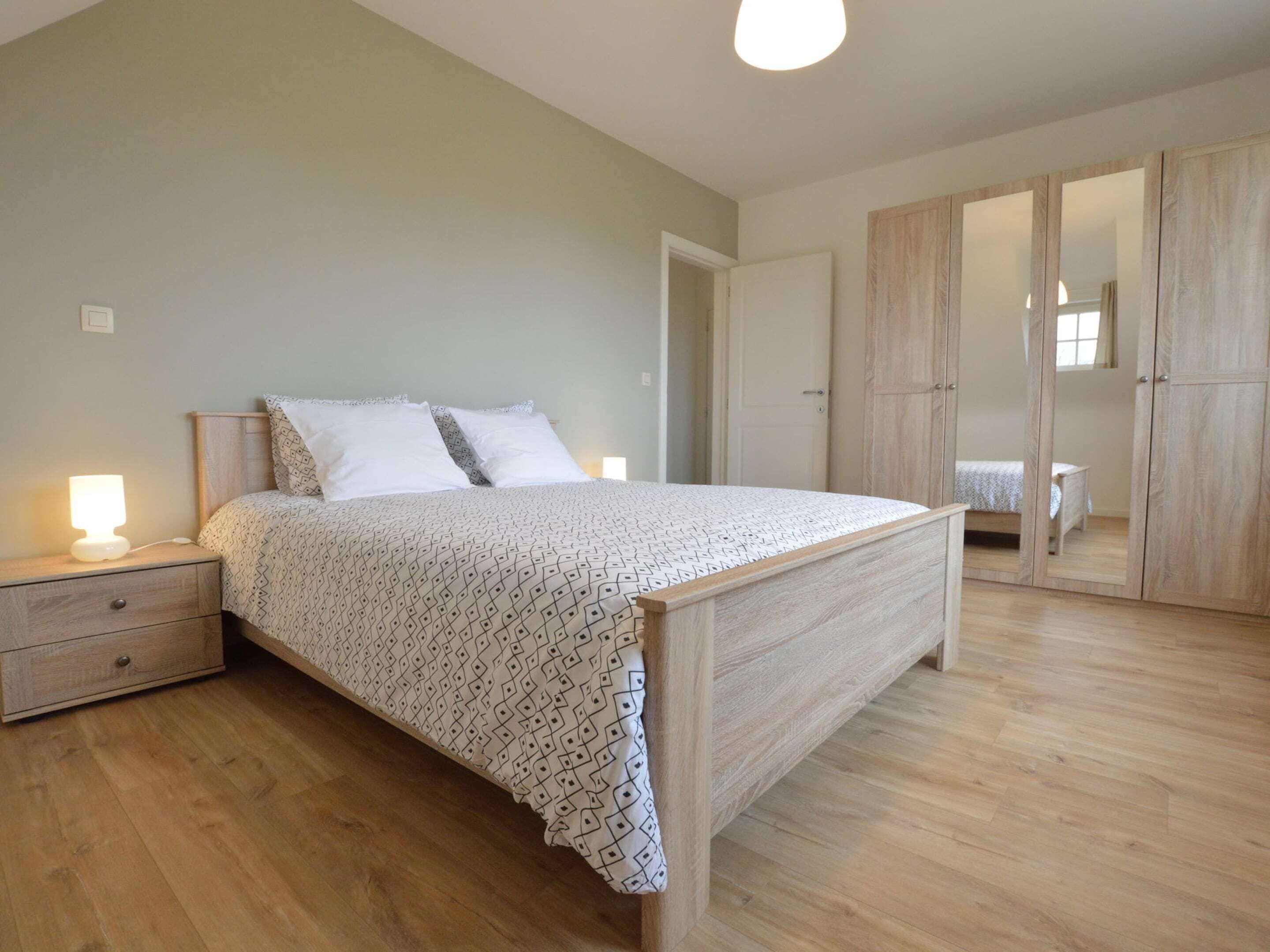 House | 4 bedrooms, bed sheets