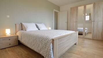 House | 4 bedrooms, bed sheets