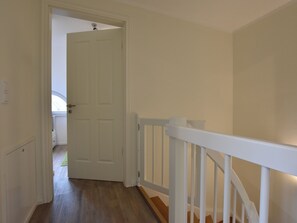 3 Schlafzimmer, individuell eingerichtet, Bettwäsche