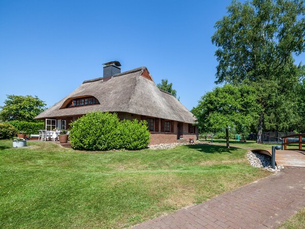 Exterior - Cozy Mansion in Klein Barkau With Private Pool and Sauna (Klein Barkau)