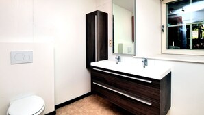 Unclassified image, 4 of 33, button - Luxurious Holiday Home in Saint Vith With Terrace (Sankt-Vith)