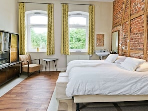 Unclassified image, 3 of 36, button - Former School in Waldeck-netze (Waldeck)