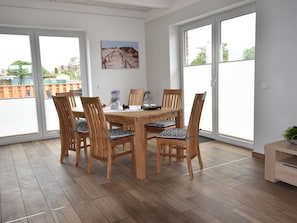 House | Dining - Ferienhaus in Gross Schwansee mit Sauna (Kalkhorst)