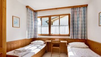 Apartemen | 2 kamar tidur dan dilengkapi dengan perabotan berbeda-beda