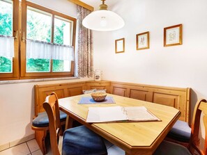 Apartment | Dining