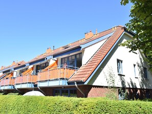 Balcony - Sunny Apartment with Balcony near Boltenhagen Beach (Boltenhagen)