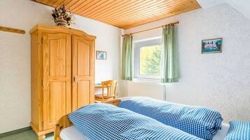 Căn hộ | 4 phòng ngủ, trang bị nội thất với thiết kế riêng biệt, bộ trải giường