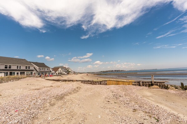 Beach nearby - Steps to the Sand & Surf! (Fairfield)