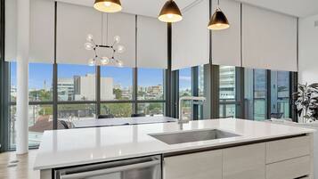 Comfort-huoneisto, 2 makuuhuonetta, keittiö, kaupunkinÀköala | SisÀtilat