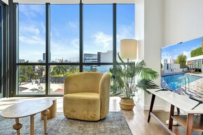 Family Apartment, 2 Bedrooms, Kitchen, City View | Interior