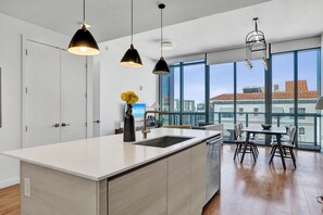 Japanese-style Apartment, 1 Bedroom, Kitchen, City View | Interior