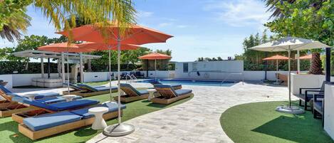 Appartement Affaires, 3 chambres, cuisine, vue ville | Piscine