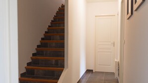 Reception - Spacious Luxury Villa With Heated Swimming Pool, Jacuzzi, Stunning Views and Plenty of Privacy (Caunes-Minervois)