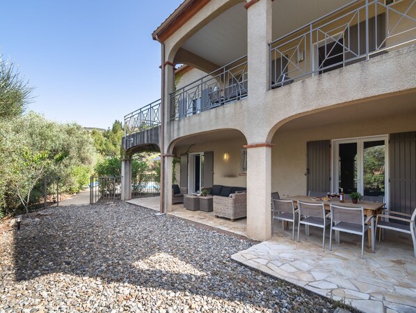 Exterior - Spacious Luxury Villa With Heated Swimming Pool, Jacuzzi, Stunning Views and Plenty of Privacy (Caunes-Minervois)