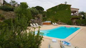 Exterior - Spacious Luxury Villa With Heated Swimming Pool, Jacuzzi, Stunning Views and Plenty of Privacy (Caunes-Minervois)