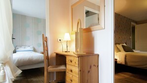 3 bedrooms, individually furnished - Cosy Villa in Roche-le-peyroux With Swimming Pool (Margerides)