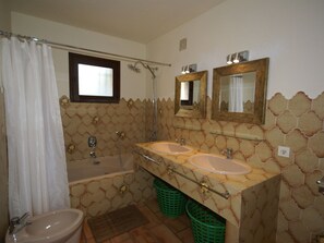 Bathroom - Charming Villa in Vence With Swimming Pool (Vence)