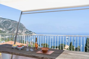 Balcony - Elegant Seaside Villa in Eze (Èze)
