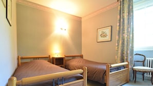 House | Room amenity - Holiday Home Vault-de-lugny Near Forest (Vault-de-Lugny)