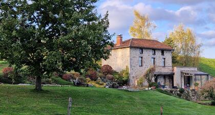Hilltop Haven in Parlan