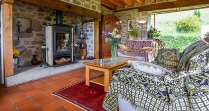 Hilltop Haven in Parlan