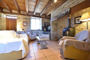 House | Living room | DVD player - Holiday Home in Gramat With Private Pool (Gramat)