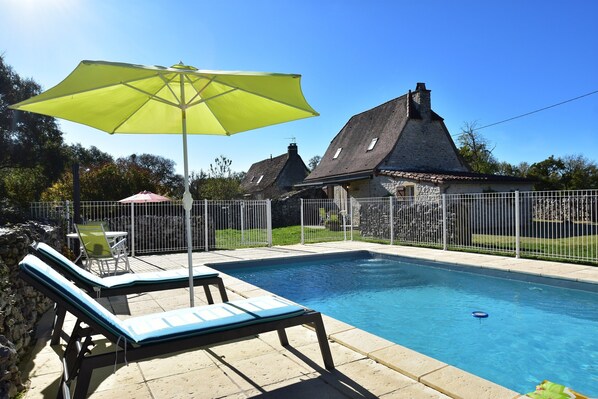 House | Pool | Indoor pool, outdoor pool - Holiday Home in Gramat With Private Pool (Gramat)