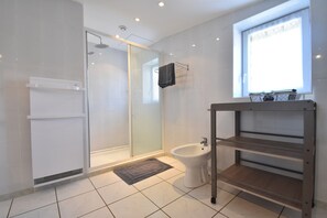 House | Bilik Mandi | Pancuran mandi 