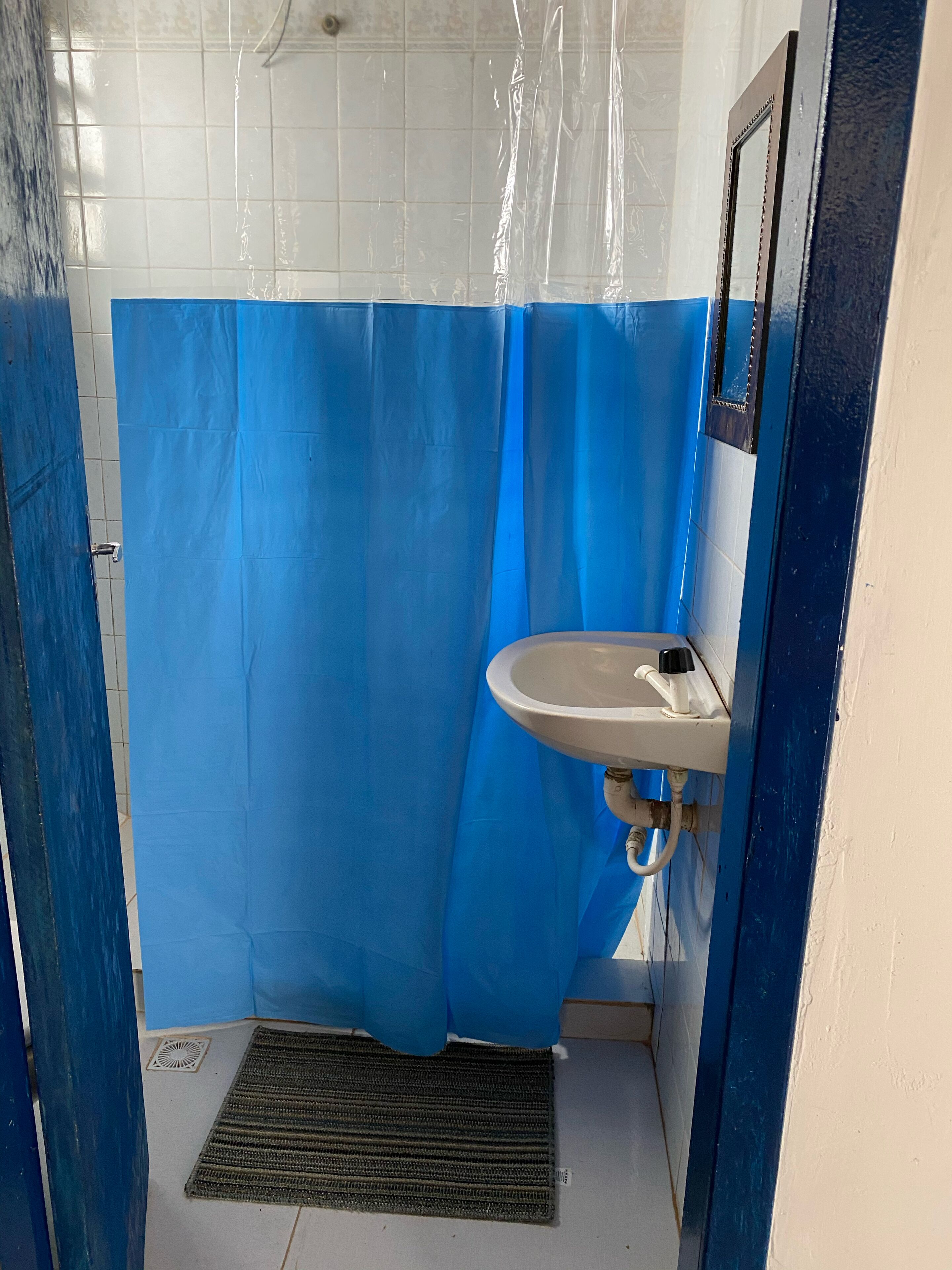 Een douche, handdoeken