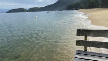 Na praia