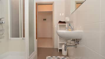 Standard Apartment, 2 Bedrooms (20373) | Bathroom shower