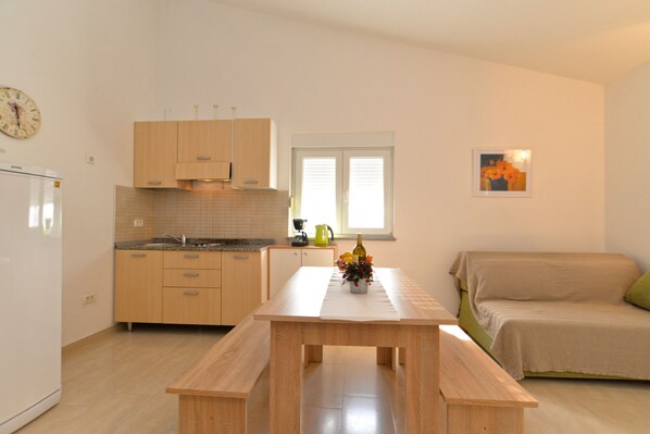 Standard Apartment, 2 Bedrooms (20373) | Living area | Flat-screen TV - Apartment 1773 (Medulin)
