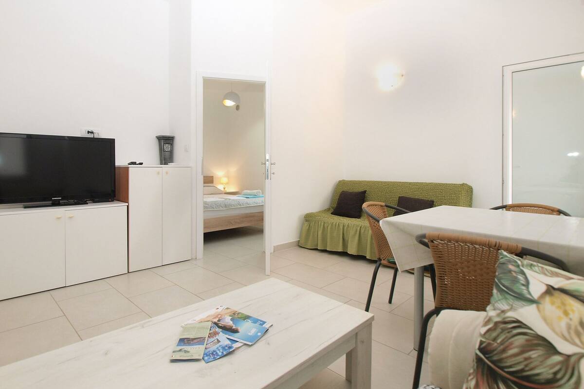 Departamento estándar, 1 habitación (20437) | Área de sala de estar | Televisión de pantalla plana