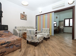 Standard Apartment, 3 Bedrooms (20466) | Living area | Flat-screen TV - Apartment 1775 (Medulin)