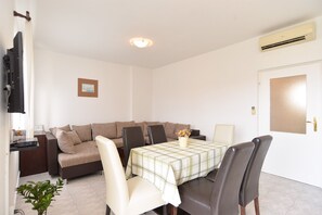 Standard Apartment, 2 Bedrooms (20599) | Living area | TV - Apartment 1782 (Fazana)
