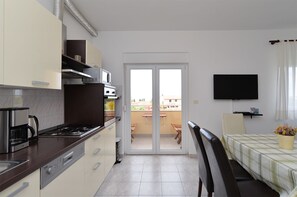 Standard-Apartment, 2 Schlafzimmer (20599) | Eigene Küche | Kühlschrank, Mikrowelle, Ofen, Herdplatte