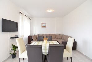 Standard Apartment, 2 Bedrooms (20599) | Living area | TV - Apartment 1782 (Fazana)