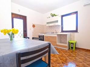 Standard House, 2 Bedrooms (21016) | Living area | TV