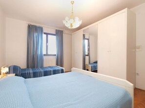 Standard Apartment, 3 Bedrooms (21079) | 3 bedrooms, iron/ironing board, free WiFi, bed sheets - Apartment 1794 (Liznjan)