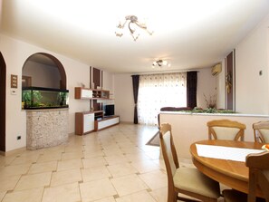 Standard Apartment, 2 Bedrooms (21159) | Living area | Flat-screen TV - Apartment 1800 (Pula)