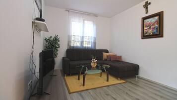 Standard House, 1 Bedroom (21162) | Living area | Flat-screen TV