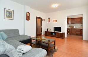 标准公寓, 1 间卧室 (21272) | 起居区 | 电视