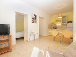 Standard-Apartment, 2 Schlafzimmer (21274) | Essbereich im Zimmer