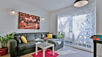 Standard Apartment, 2 Bedrooms (21382) | Living room | Flat-screen TV